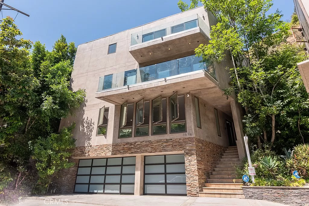 1516 N Beverly Glen Blvd — Bel Air